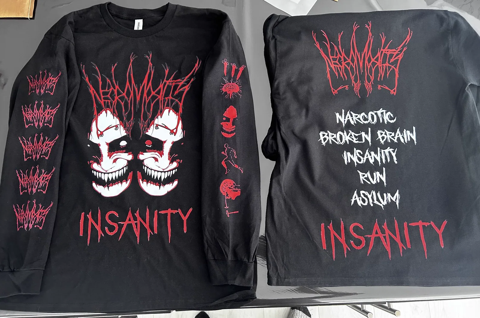 Insanity — impression manches longues