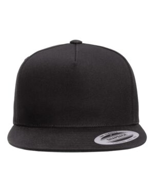 Casquette Yupoong 6007 visière plate, couleur Noir, devant